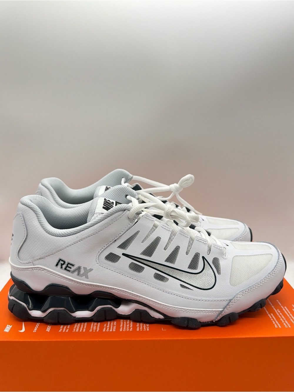 Nike Reax 8 TR Mesh White Metallic Silver 621716-108 Men’s Size 10
